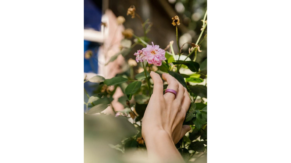 Women's Pela Modern Ring In Cassis