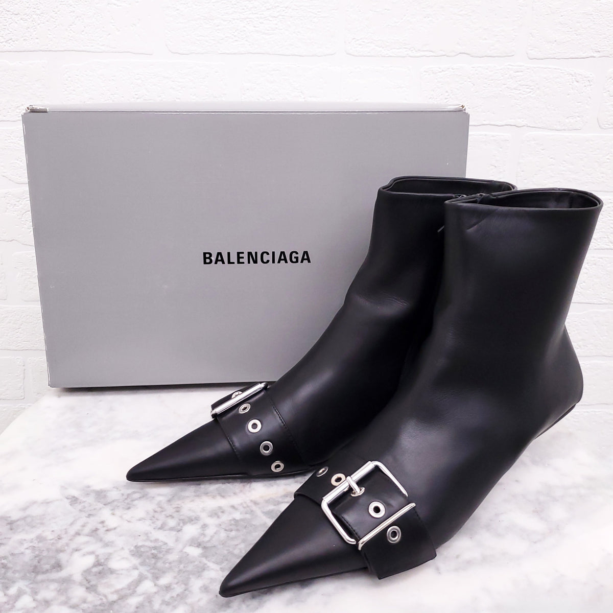 BALENCIAGA BLACK BUCKLE BOOT - 38.5