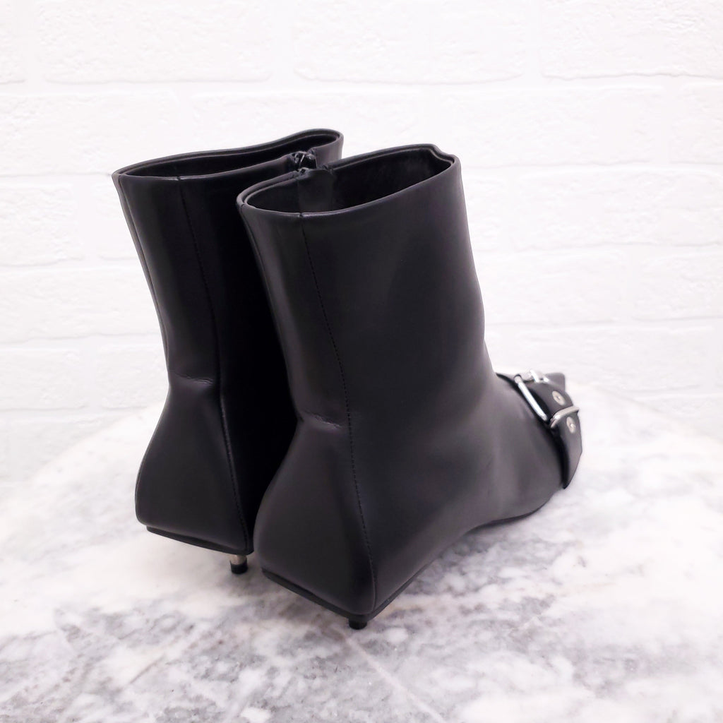 BALENCIAGA BLACK BUCKLE BOOT - 38.5
