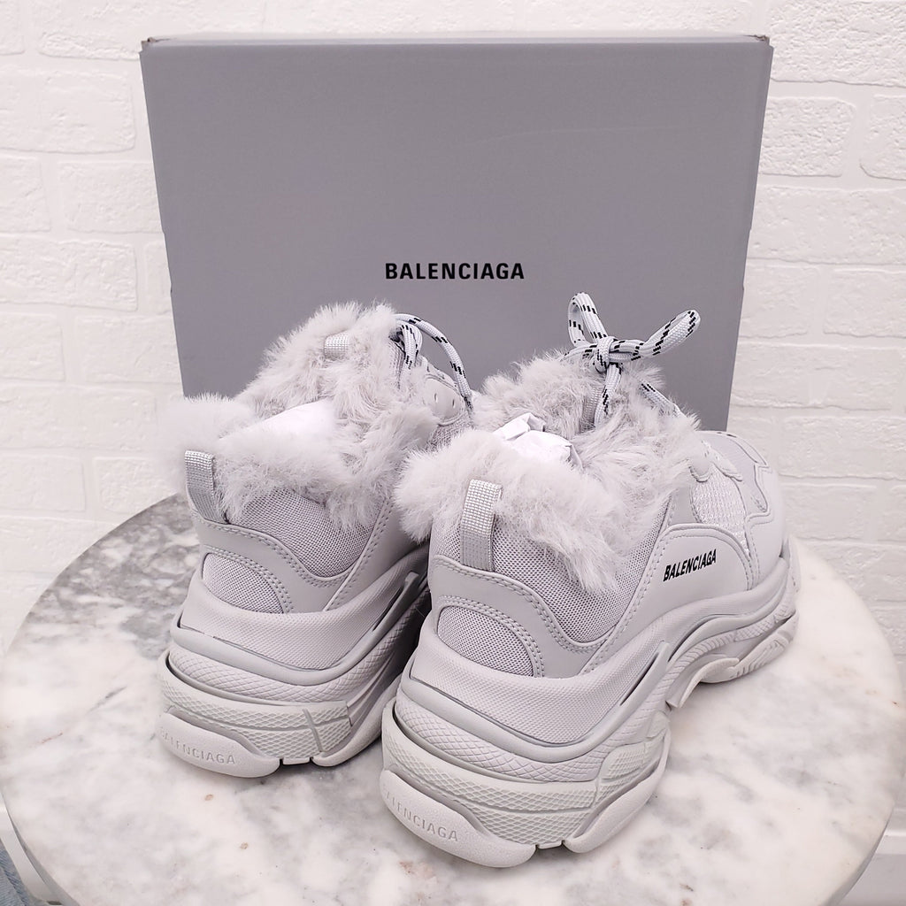 BALENCIAGA GREY TRIPLE S SNEAKERS - SIZE 41