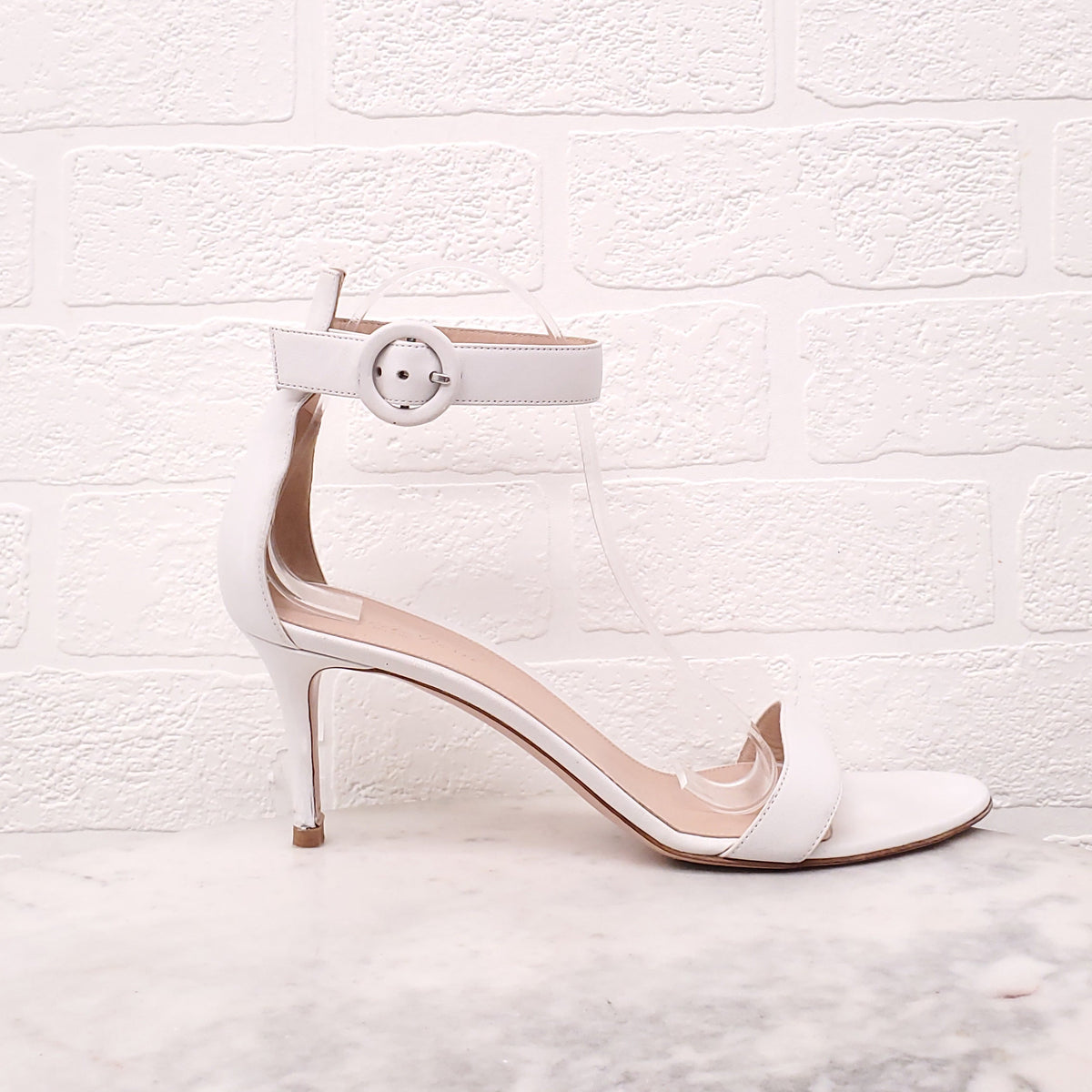GIANVITO ROSSI WHITE KITTEN HEELS WITH BUCKLE STRAP - SIZE 41