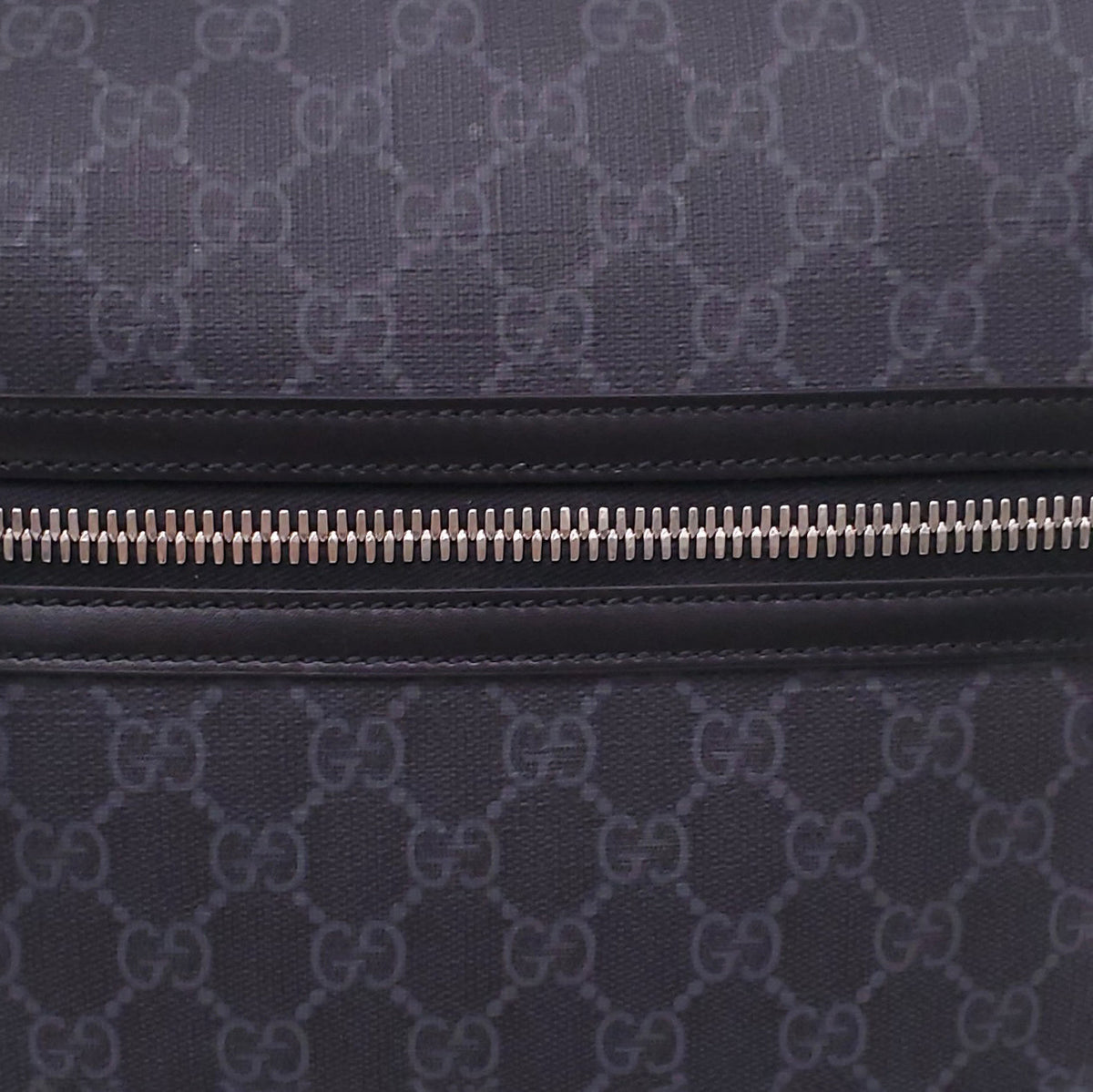GUCCI BLACK SMALL MESSENGER BAG