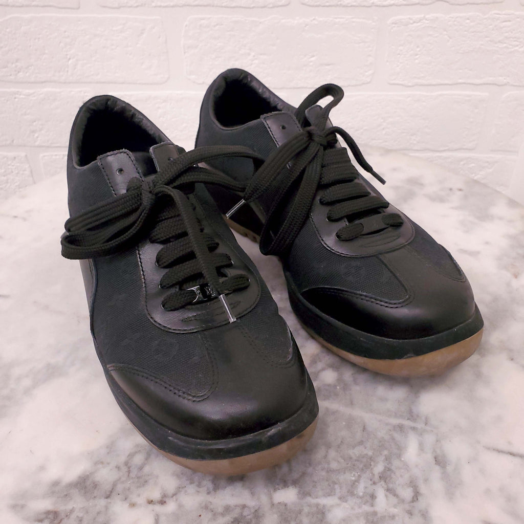 LOUIS VUITTON BLACK LOGO SNEAKERS WITH MONOGRAM DETAILS - SIZE 36.5