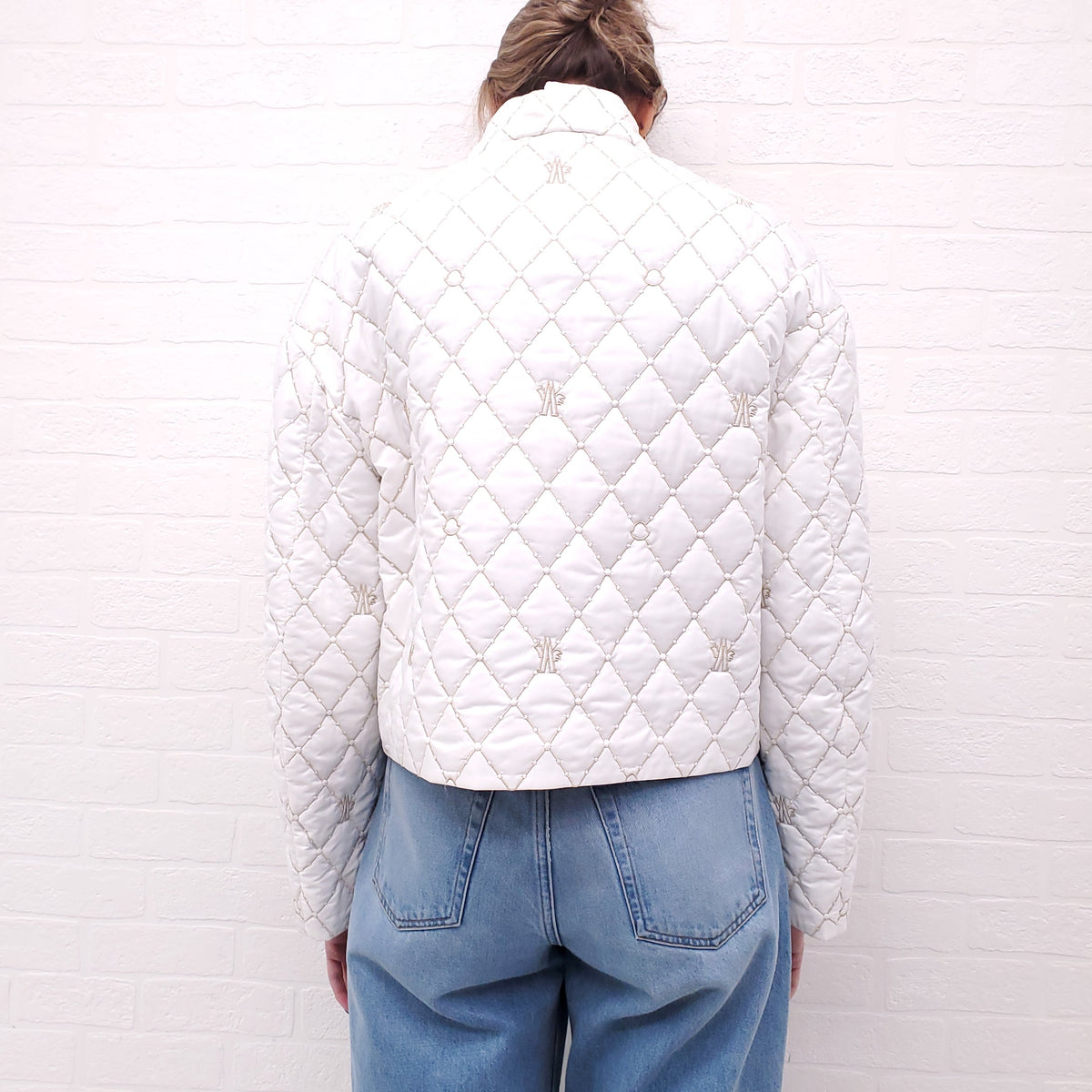 MONCLER GAMME ROUGE WHITE QUILTED LOGO BOMBER JACKET - SIZE 2/M