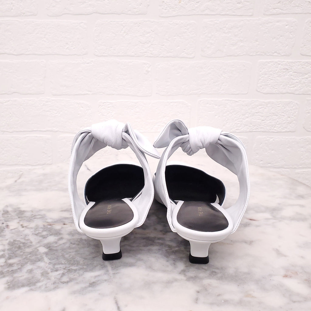 THE ROW WHITE LEATHER KITTEN HEEL WITH BOW - SIZE 35.5